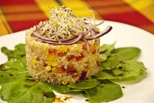 ensalada de quinoa, hortalizas y verdes web
