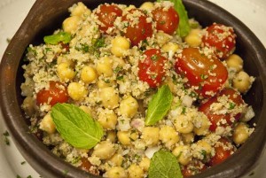 ensalada de trigo garbanzos y cherrys web